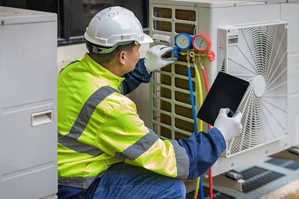 Professional Hvac technician working in Rushsylvania, OH